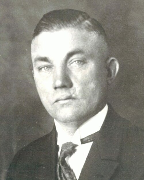 Abraham Esau, 1884–1955